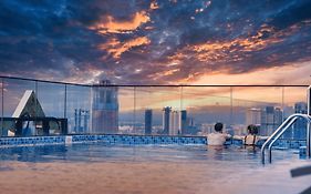 Luxcity Hotel & Apartment